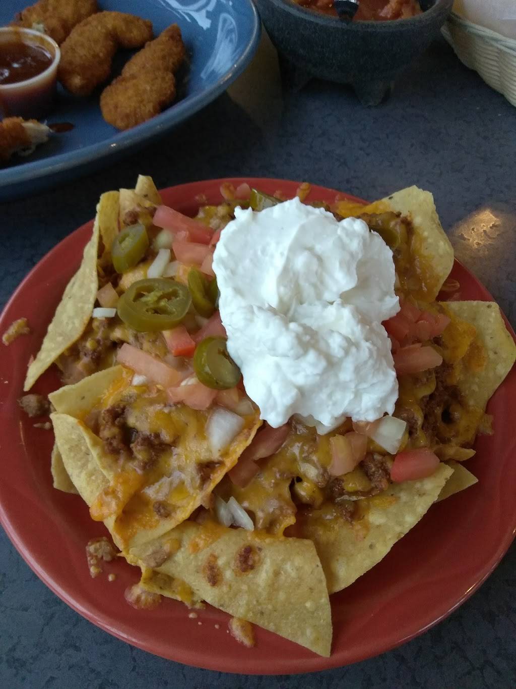 Sombreros Restaurant | restaurant | 445 N Pioneer Rd, Fond du Lac, WI 54935, USA | 9209229207 OR +1 920-922-9207