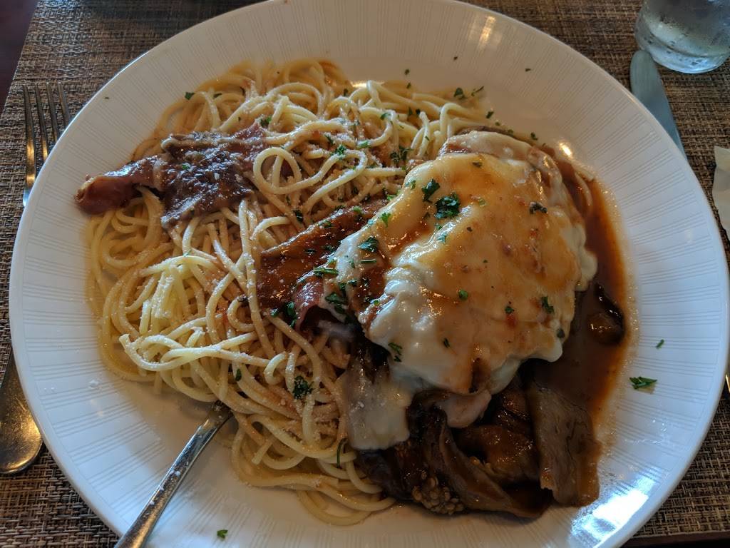 Lucias | restaurant | 20789 Great Falls Plaza, Potomac Falls, VA 20165, USA | 7034444900 OR +1 703-444-4900