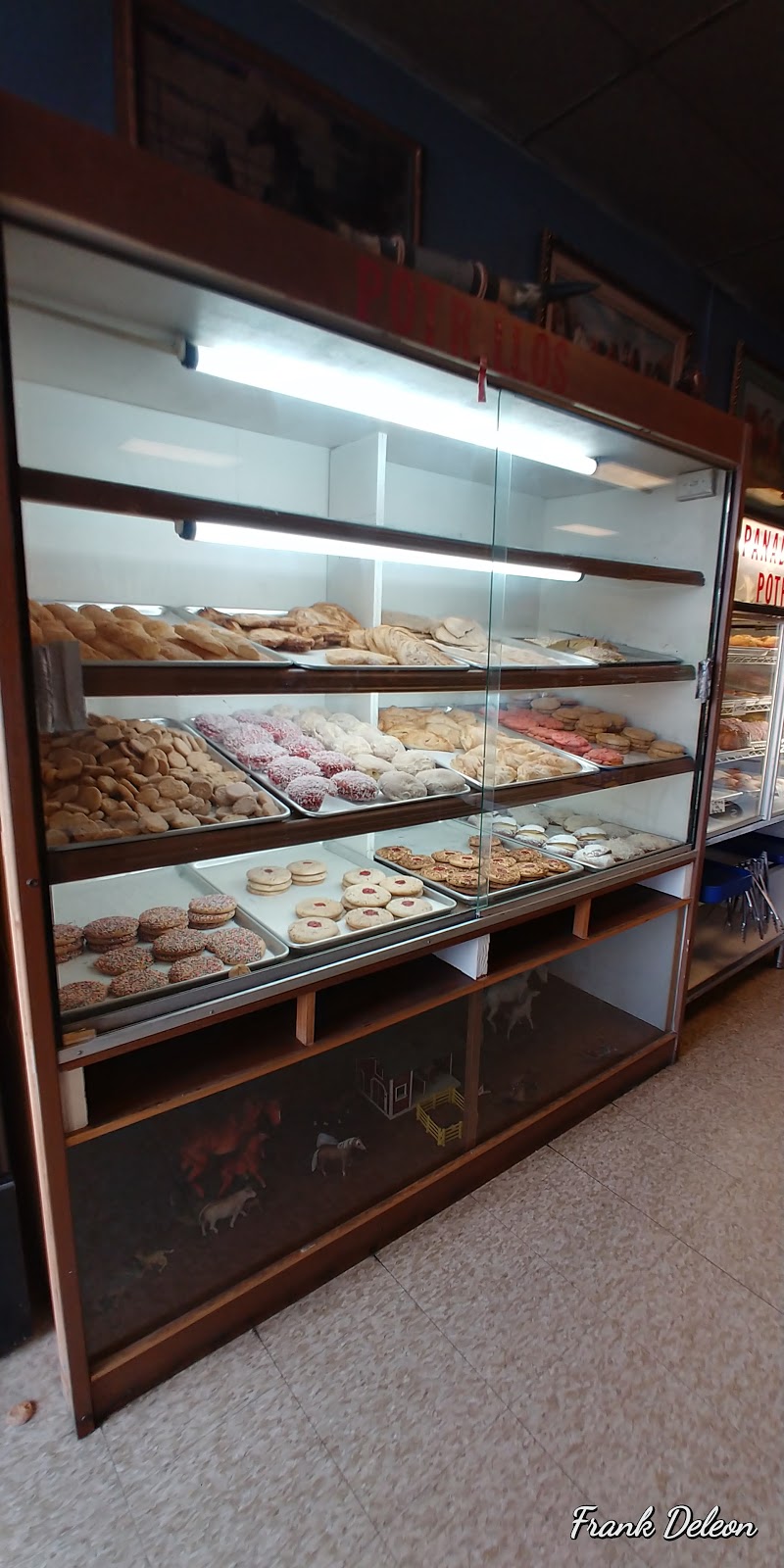 Tortilleria Los Potrillos | restaurant | 1800 Palace Dr, Garden City, KS 67846, USA | 6202710330 OR +1 620-271-0330