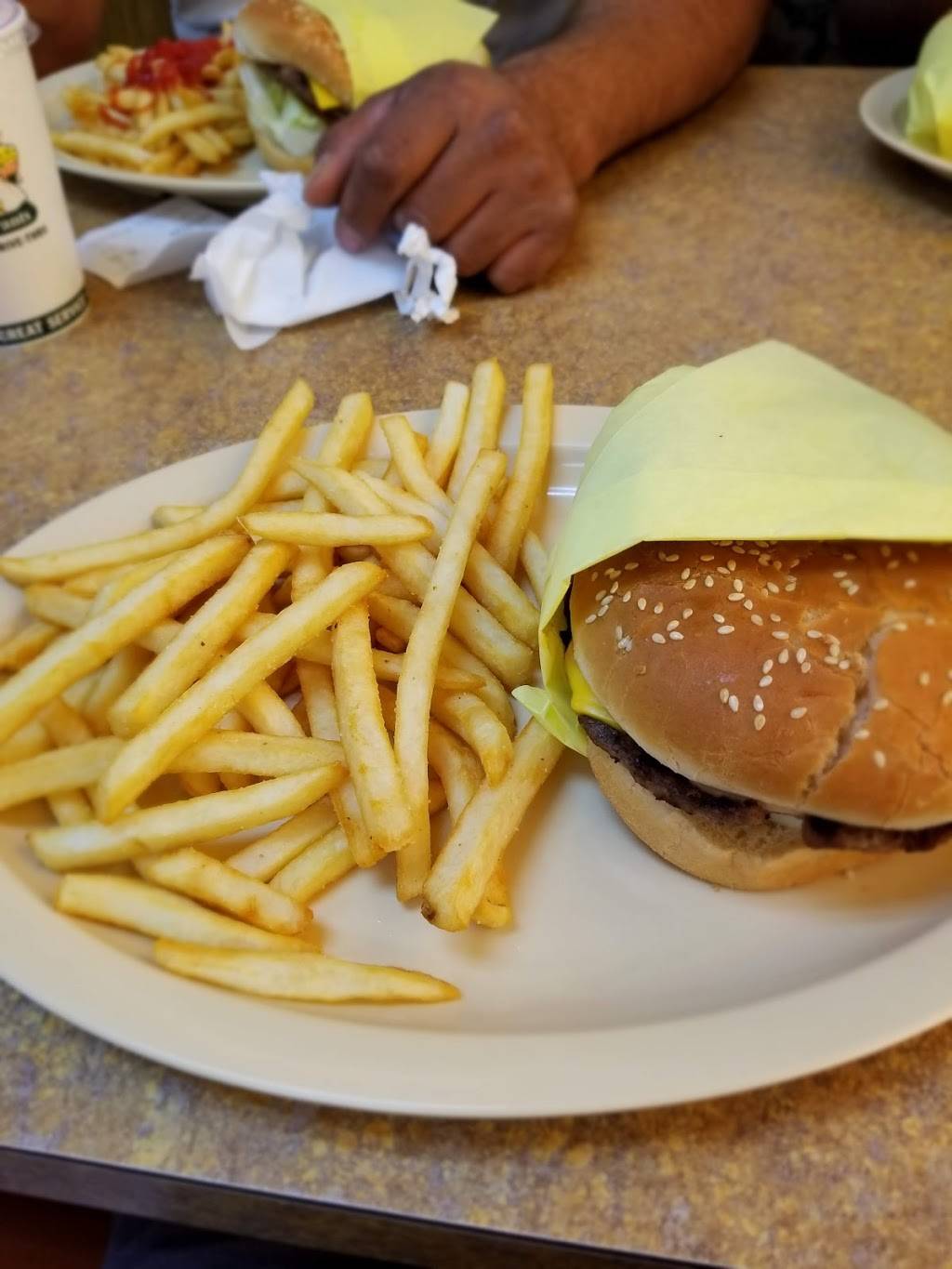Georges Burgers | restaurant | 256 E 40th St, San Bernardino, CA 92404, USA | 9098811205 OR +1 909-881-1205