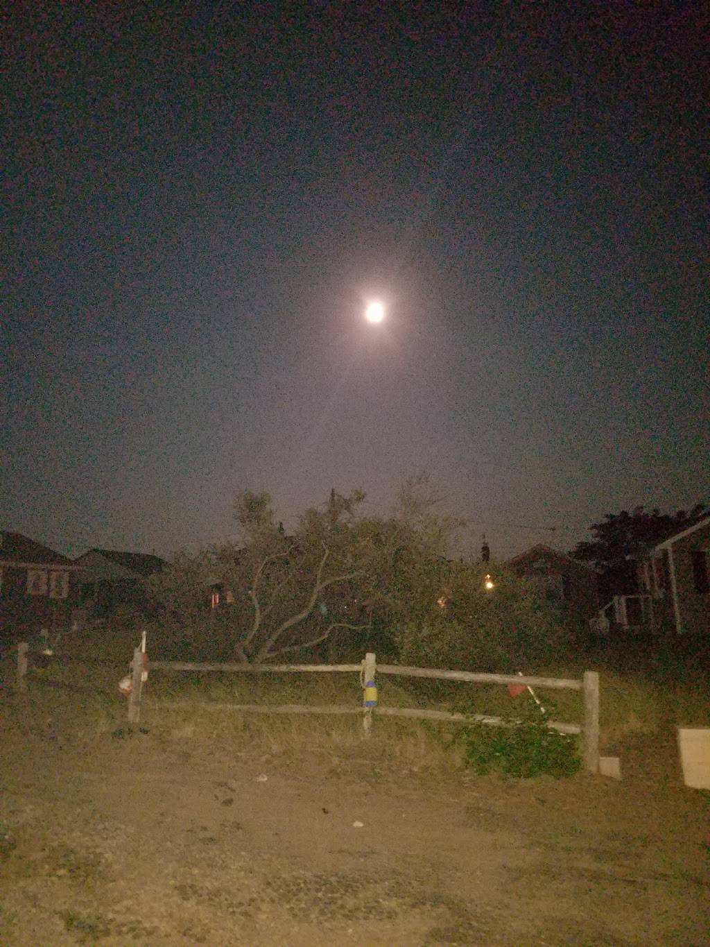 Little House | restaurant | Sands Cv, Cataumet, MA 02534, USA | 5085631946 OR +1 508-563-1946