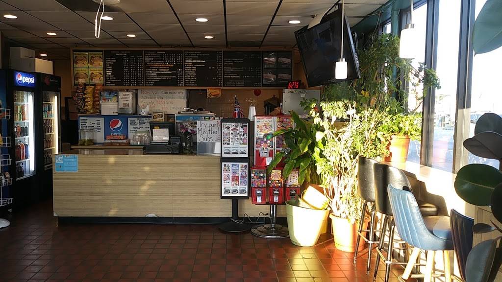 Submarine Piers | meal takeaway | 4048 S Archer Ave, Chicago, IL 60632, USA | 7738904733 OR +1 773-890-4733