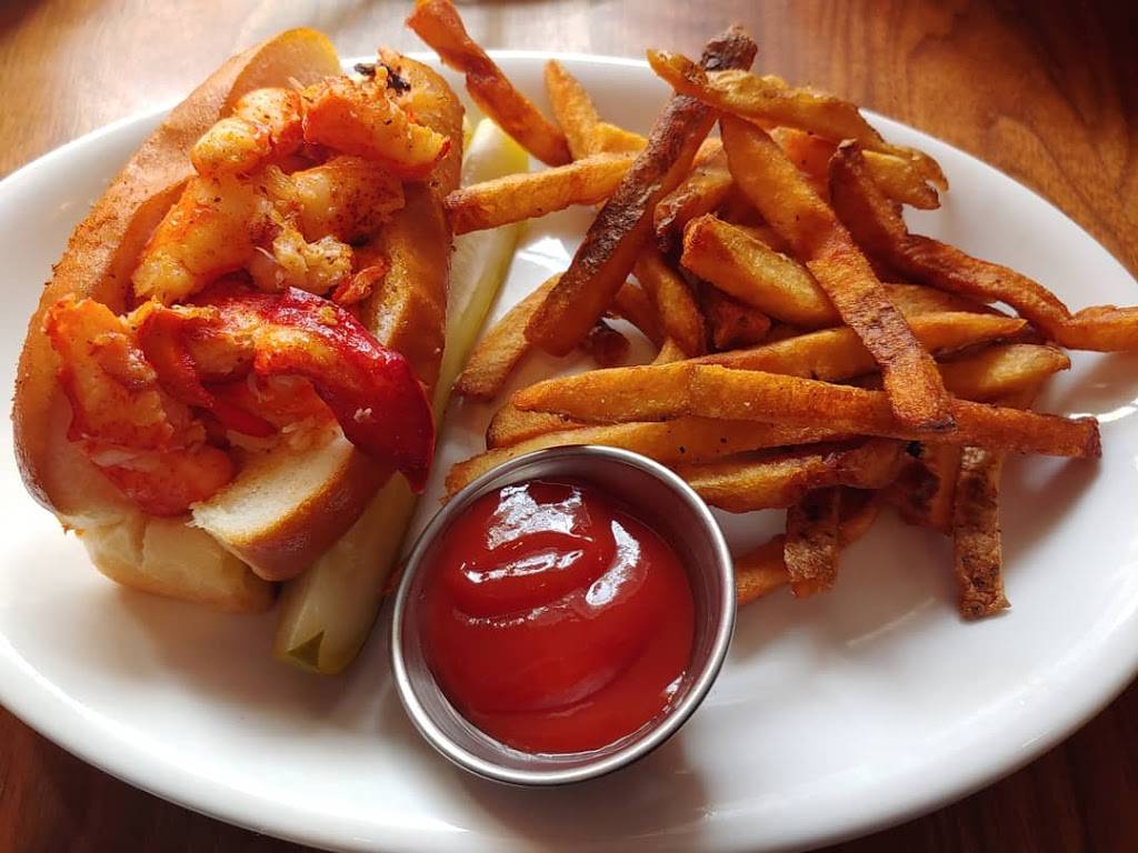 King Street Oyster Bar | restaurant | 1 E Washington St, Middleburg, VA 20117, USA | 5408833156 OR +1 540-883-3156