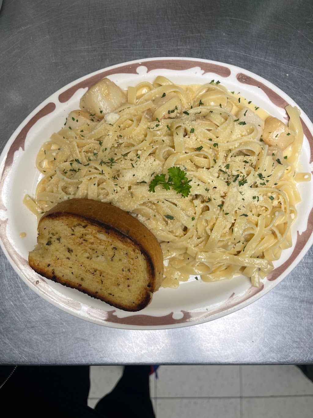 Recreation Bar & Cafe | restaurant | 20 E Main St, Lewiston, MN 55952, USA | 5075232549 OR +1 507-523-2549