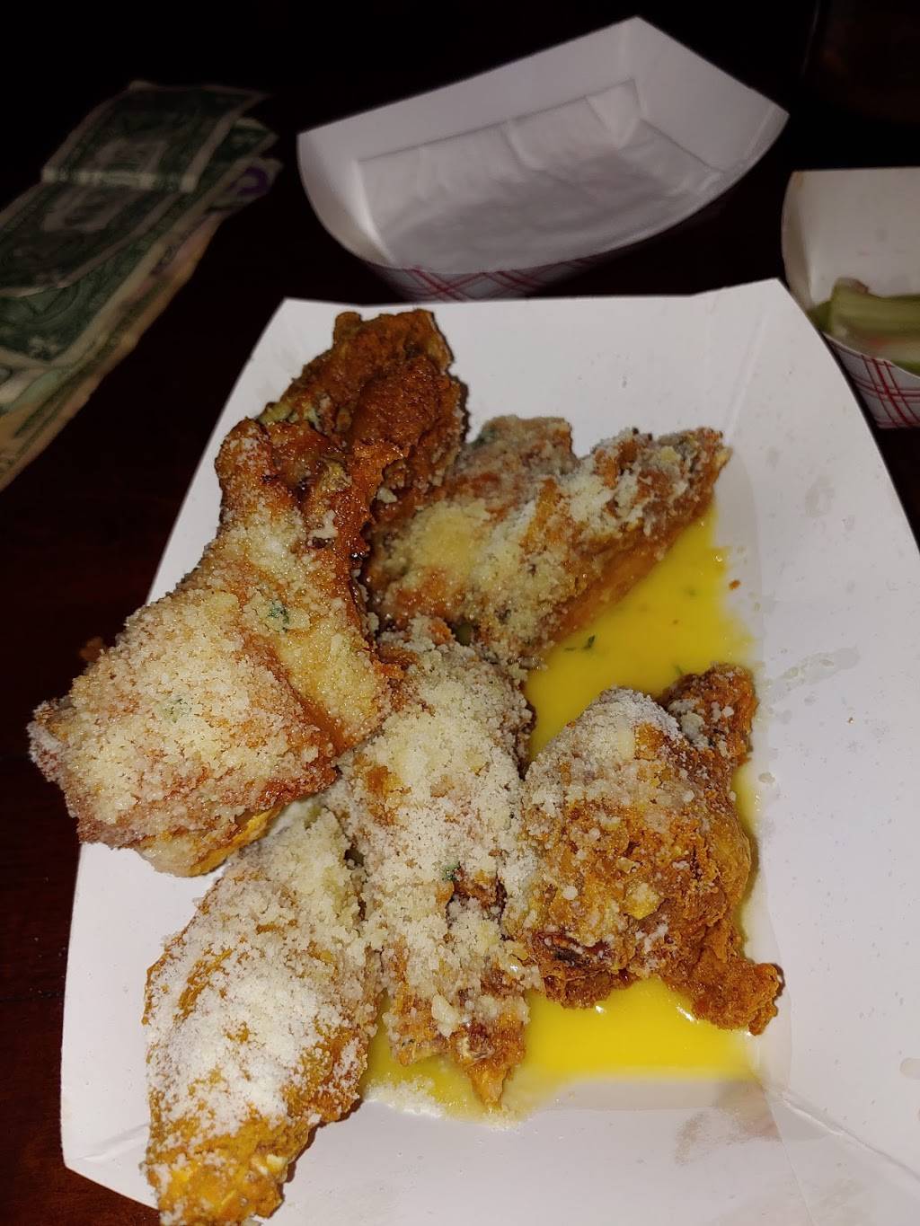 The Ugly Dog Saloon | restaurant | 2351 Noblestown Rd #1, Pittsburgh, PA 15205, USA | 4124583794 OR +1 412-458-3794