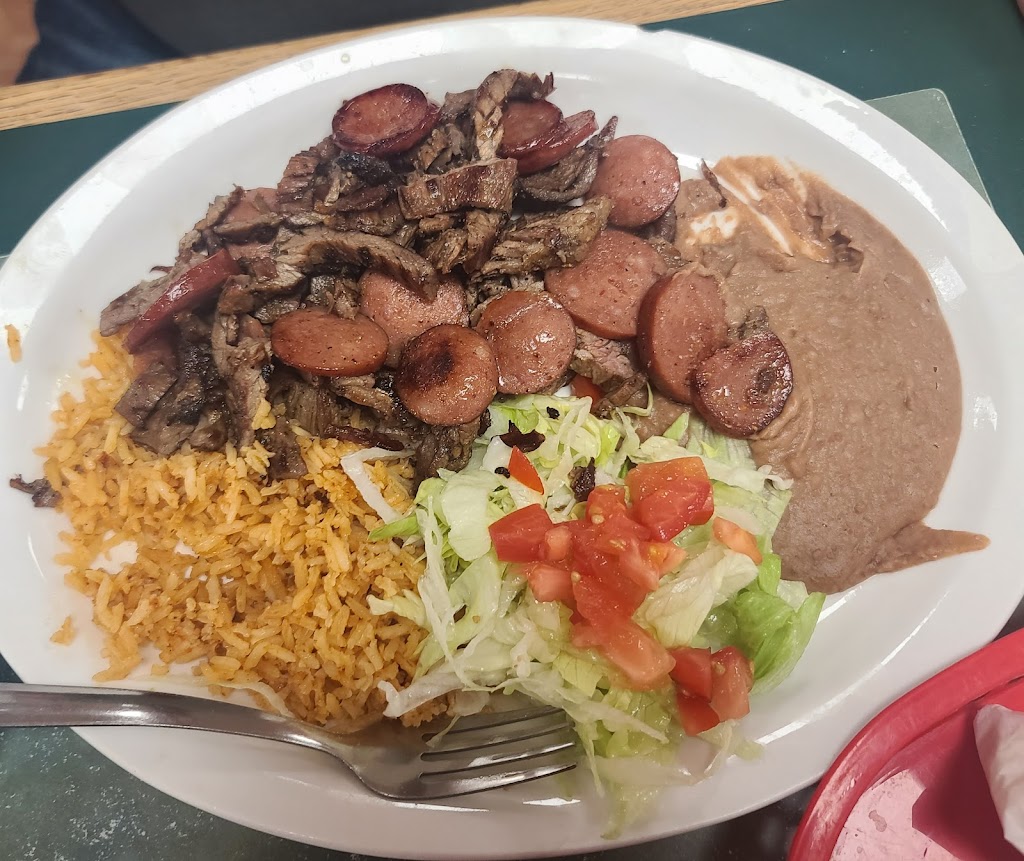 Vickys Restaurant | restaurant | 100 S Oscar Williams Rd, San Benito, TX 78586, USA | 9563610102 OR +1 956-361-0102