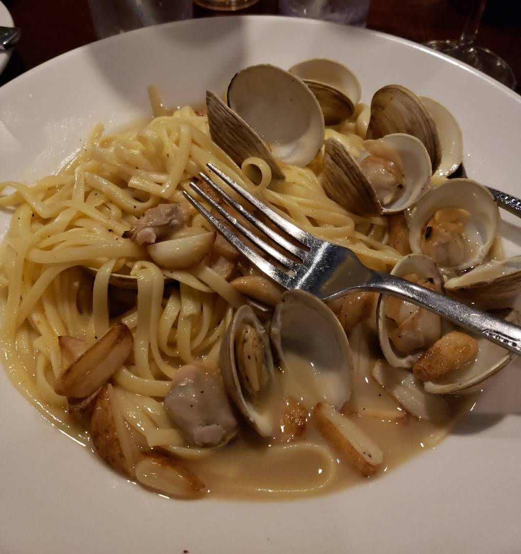 Calabria Ristorante & NY Style Pizza | restaurant | East Towne Center, 13900 County Rd 455 #101, Clermont, FL 34711, USA | 4076565144 OR +1 407-656-5144