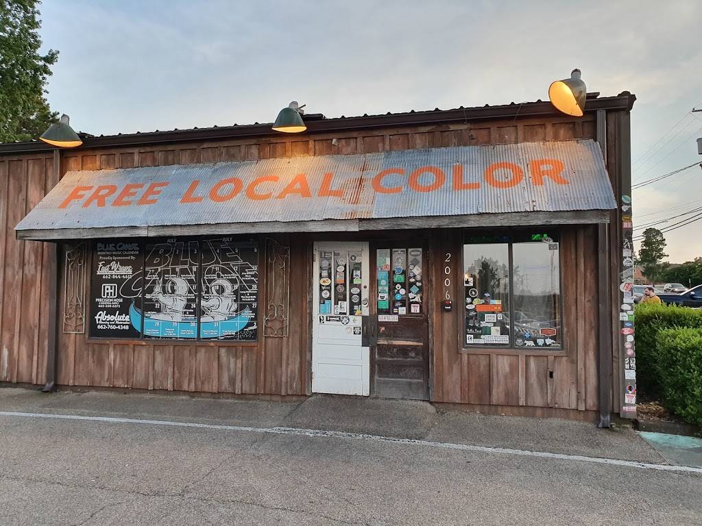 Blue Canoe | restaurant | 2006 N Gloster St, Tupelo, MS 38804, USA | 6622692642 OR +1 662-269-2642