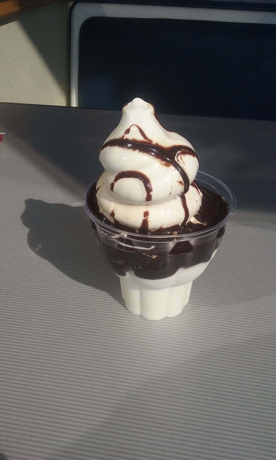 Dairy Queen Store | restaurant | g4145 Saginaw St, Burton, MI 48529, USA | 8107443590 OR +1 810-744-3590