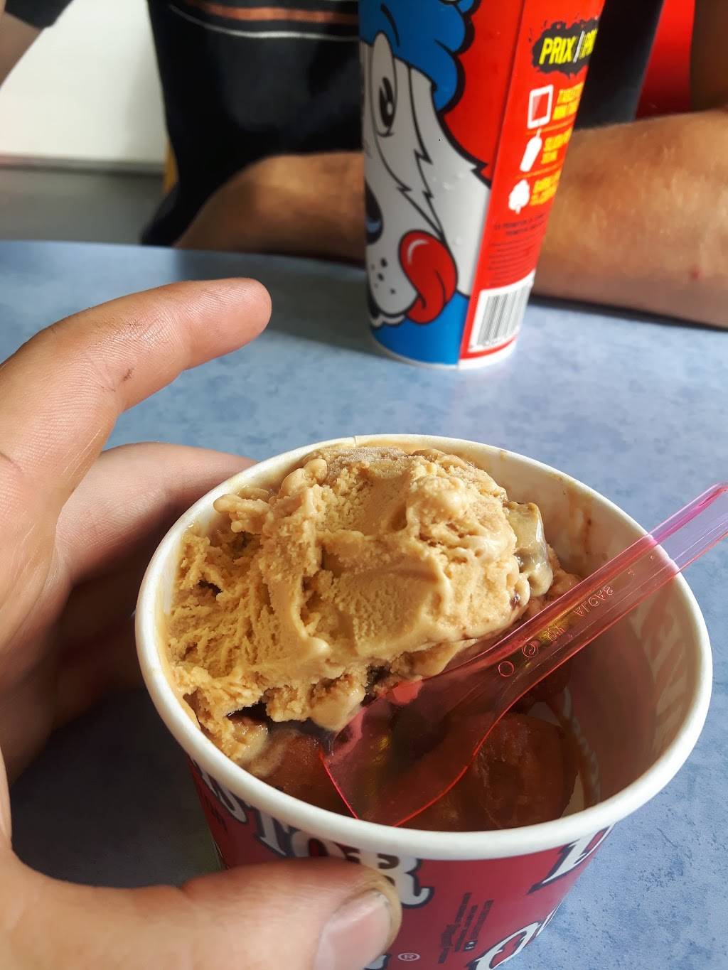 Cantine La Fringale | restaurant | 100 Boulevard Sir-Wilfrid-Laurier, McMasterville, QC J3G 1P8, Canada | 4505361713 OR +1 450-536-1713