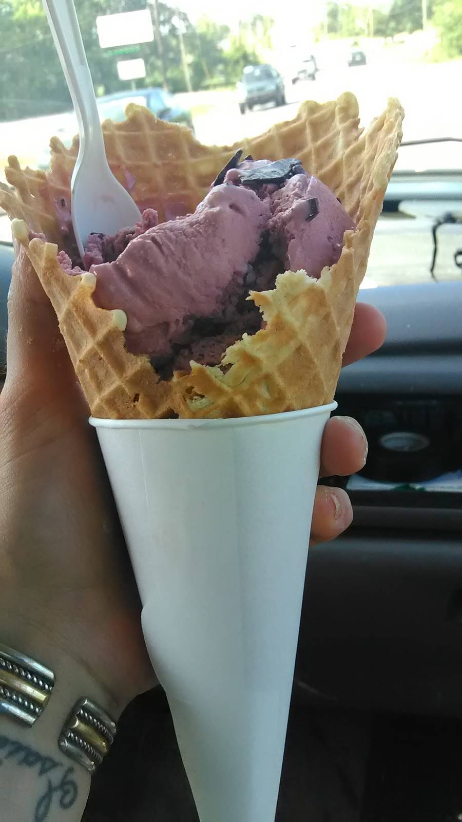 Chillers Ice Cream | restaurant | 7601 IN-60, Sellersburg, IN 47172, USA | 8122484071 OR +1 812-248-4071