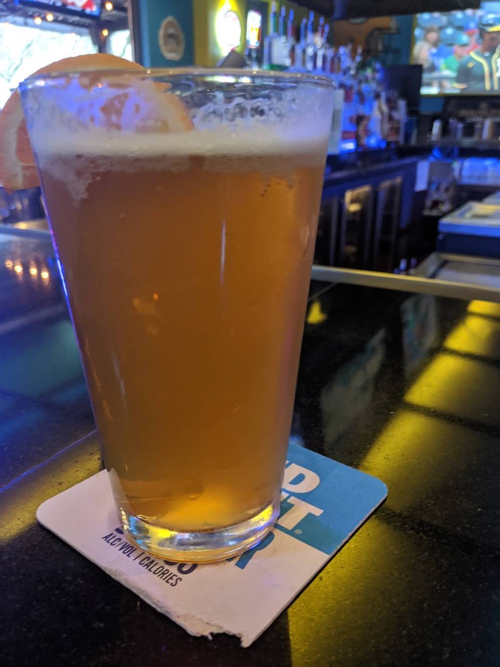 Bootys Wings Burgers & Beer | restaurant | 13375 W McDowell Rd Suite #101, Goodyear, AZ 85395, USA | 6234404739 OR +1 623-440-4739