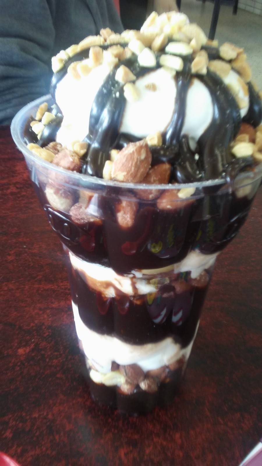 Dairy Queen Store | restaurant | 719 N Mechanic St, El Campo, TX 77437, USA | 9795436803 OR +1 979-543-6803