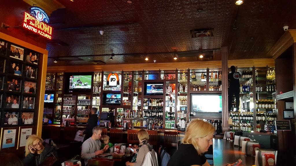 Chickies & Petes | restaurant | 8000 Essington Ave, Philadelphia, PA 19153, USA | 2154921329 OR +1 215-492-1329