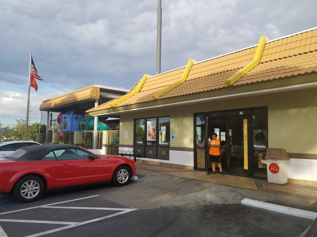 McDonalds | cafe | 1601 W Charleston Blvd, Las Vegas, NV 89102, USA | 7023840019 OR +1 702-384-0019