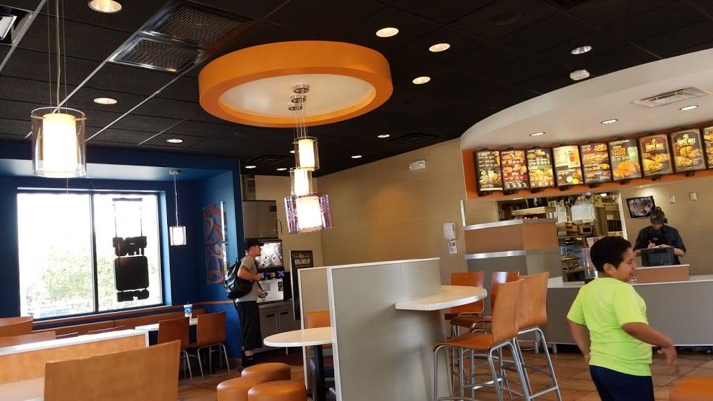 Taco Bell | meal takeaway | 11118 Bloomingdale Ave, Riverview, FL 33578, USA | 8136841609 OR +1 813-684-1609