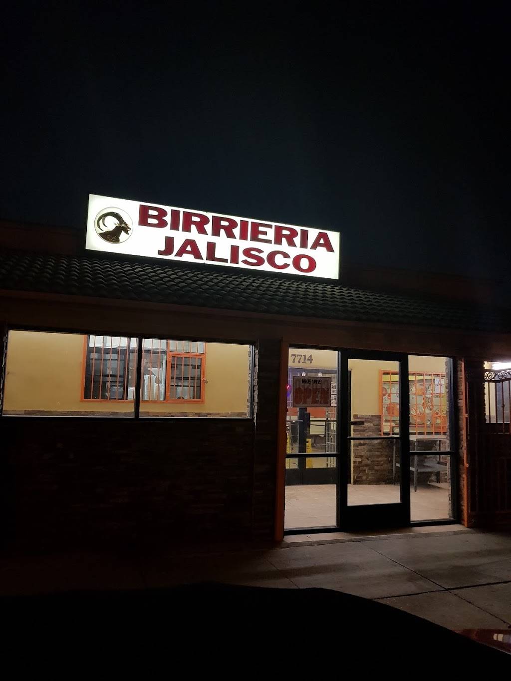 Birrieria Jalisco | restaurant | 7714 Compton Ave, Los Angeles, CA 90001, USA | 3235839322 OR +1 323-583-9322