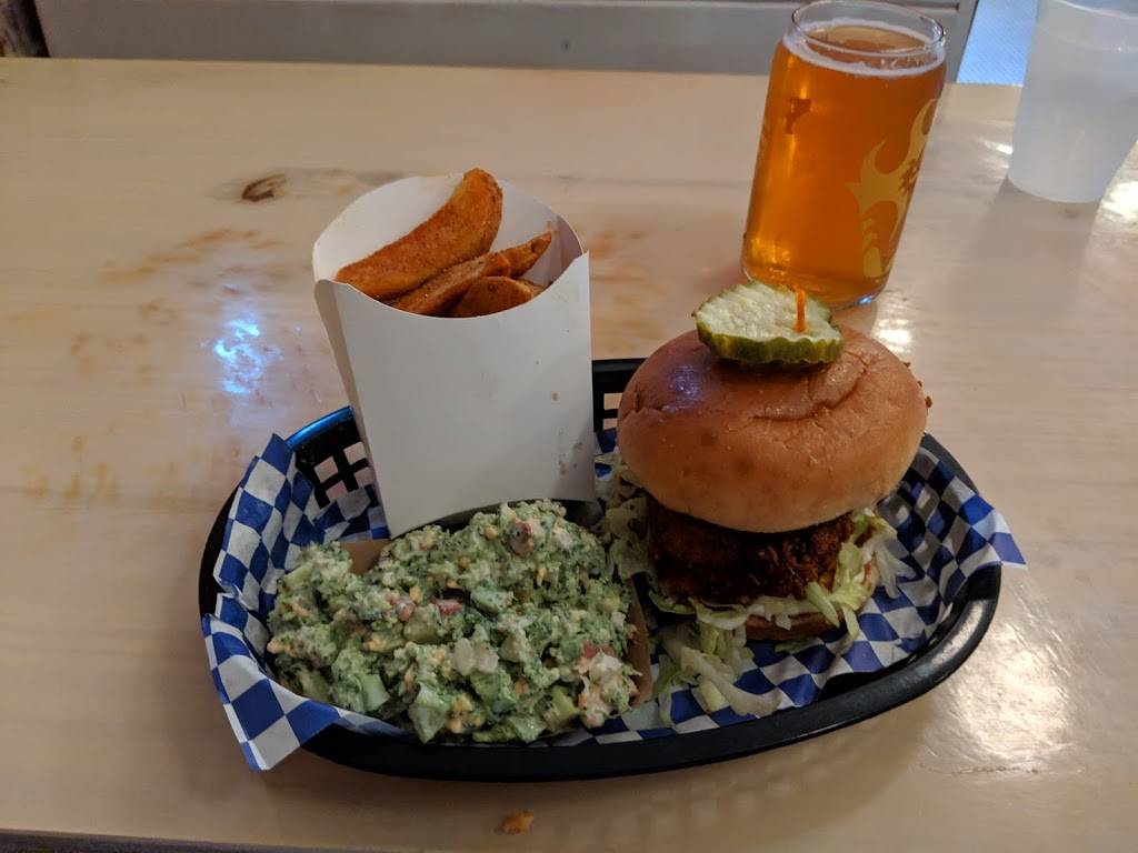 Royals Hot Chicken | restaurant | 736 E Market St, Louisville, KY 40202, USA | 5029197068 OR +1 502-919-7068