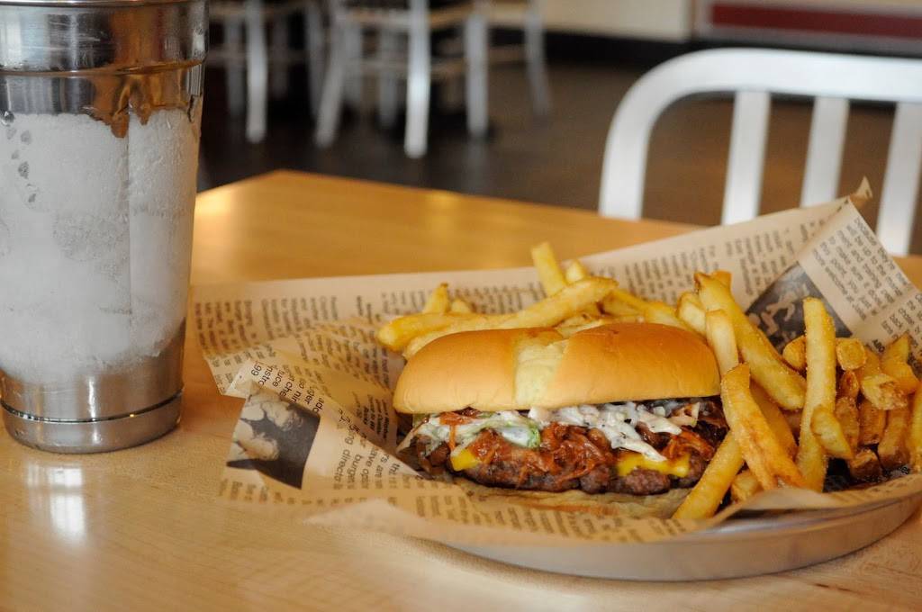 Wayback Burgers | restaurant | 7050 Charlotte Pike Suite 27, Nashville, TN 37209, USA | 6154545472 OR +1 615-454-5472