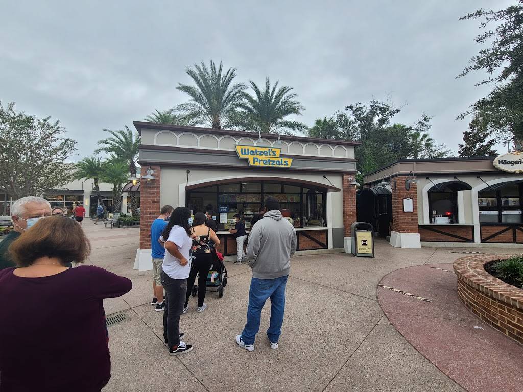 Wetzels Pretzels | restaurant | 1503 E Buena Vista Dr, Golden Oak, FL 32836, USA | 4075600871 OR +1 407-560-0871