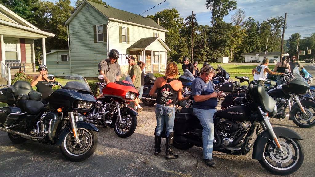 Hanks Place Bar & Grill | restaurant | 378 OH-7, Powhatan Point, OH 43942, USA | 7407954122 OR +1 740-795-4122