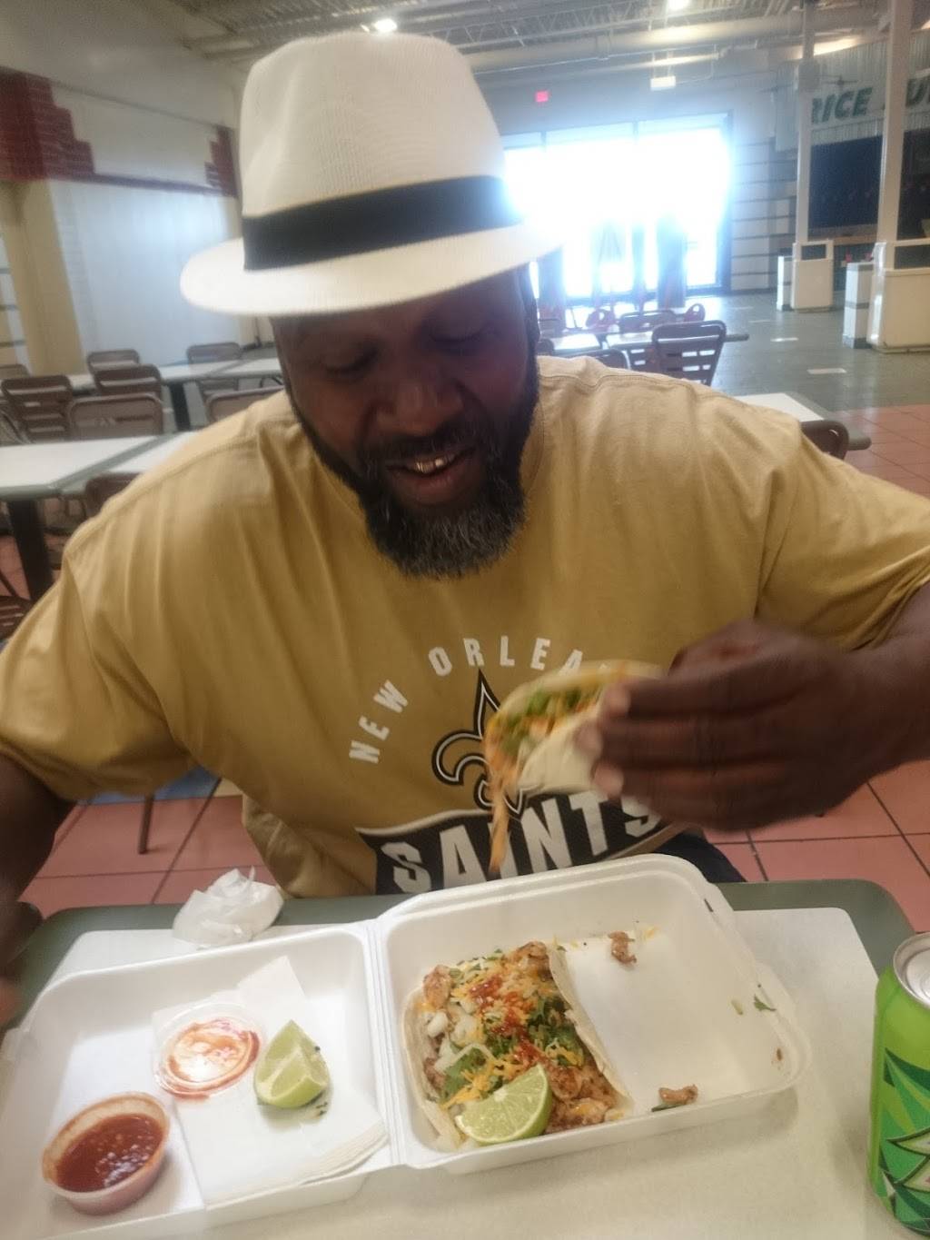 Lujyz To Go | restaurant | 3662 W Camp Wisdom Rd, Dallas, TX 75237, USA | 2142185898 OR +1 214-218-5898