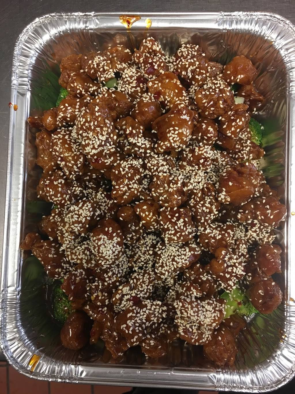 Lucky House | restaurant | 96 Remsen St, Cohoes, NY 12047, USA | 5182376808 OR +1 518-237-6808