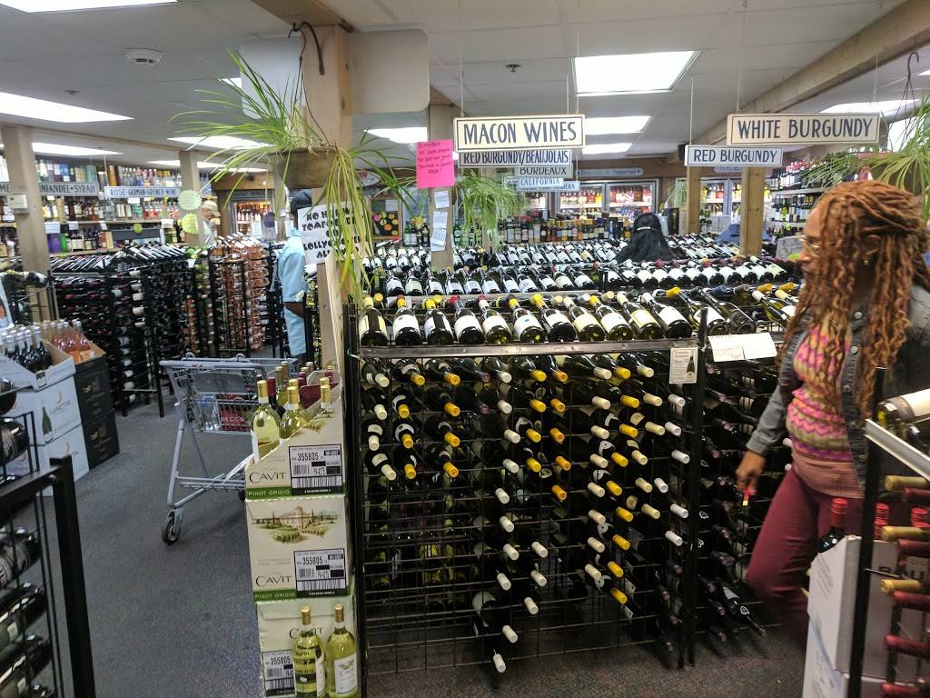 Our Market | meal takeaway | 1 E Chop Dr, Vineyard Haven, MA 02568, USA | 5086933000 OR +1 508-693-3000