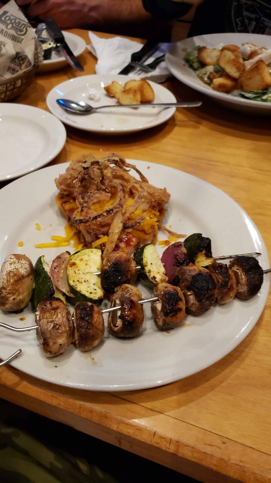 Logans Roadhouse | restaurant | 16132 Athens-Limestone Blvd, Athens, AL 35611, USA | 2562161880 OR +1 256-216-1880