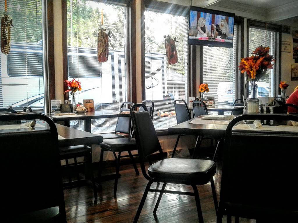 Manor Grille | restaurant | 100 Manor Harrison City Rd, Manor, PA 15665, USA | 7248613404 OR +1 724-861-3404