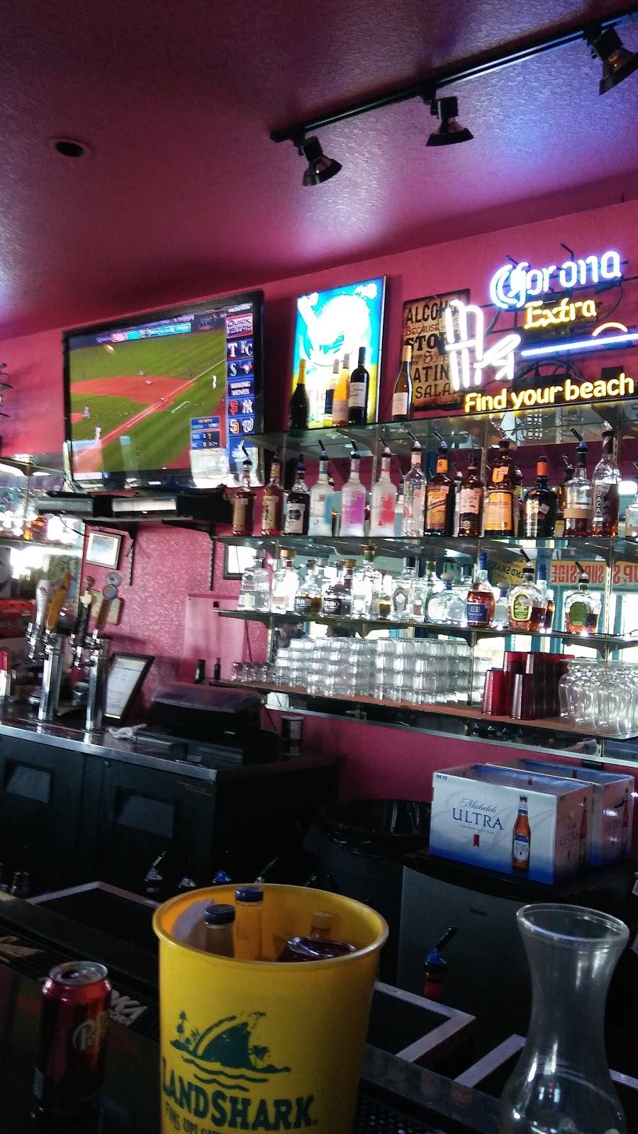 Sharkies On The Beach | night club | 10 Surf Dr, Surfside Beach, TX 77541, USA | 9792331122 OR +1 979-233-1122