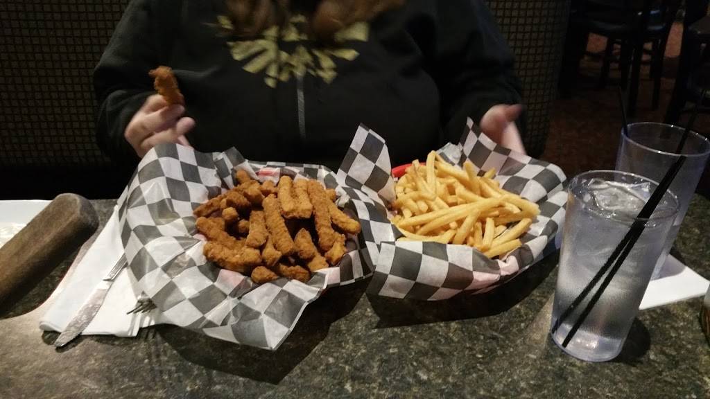 Wiseguys Bar & Grill | restaurant | 37208 Harper Ave, Clinton Twp, MI 48036, USA | 5869616510 OR +1 586-961-6510