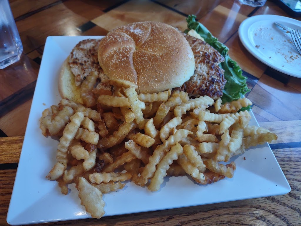 Stouts Irish Pub | restaurant | 2352 Valley W Ct, Clinton, IA 52732, USA | 5632430224 OR +1 563-243-0224