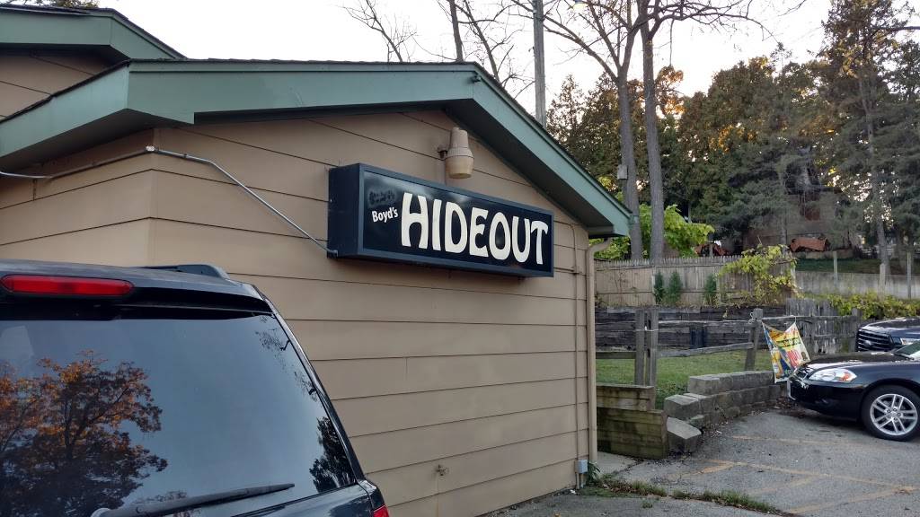 Max & Boyds Hideout, Inc | restaurant | 25344 W Richmond Ave, Antioch, IL 60002, USA | 8478389121 OR +1 847-838-9121