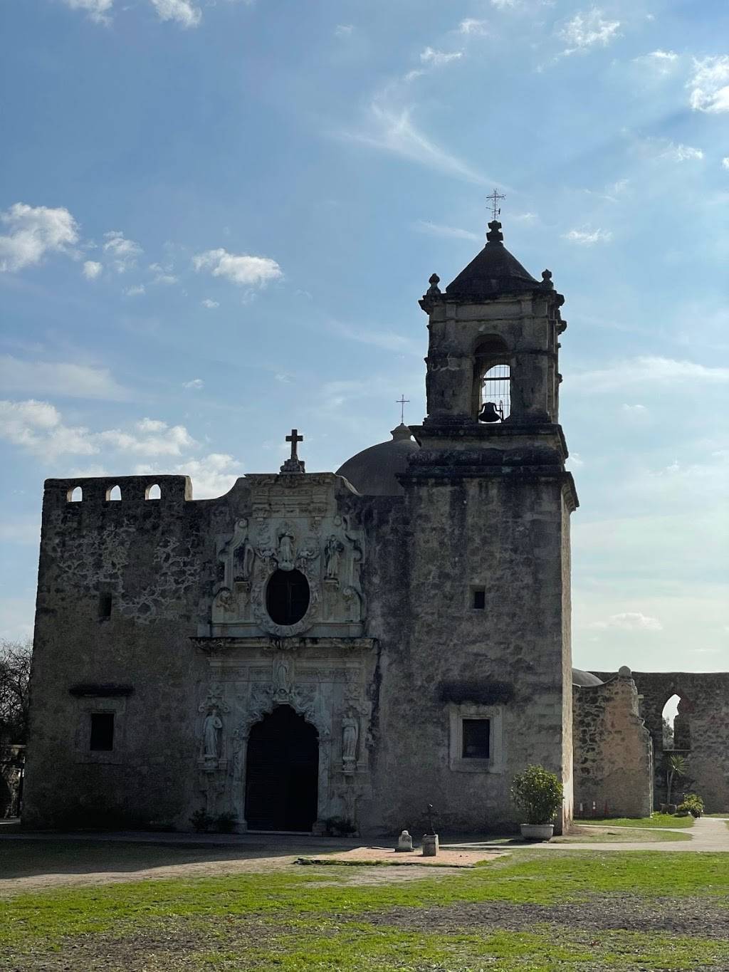 Kyra Sucks | restaurant | 1611 McKinley Ave, San Antonio, TX 78210, USA | 3616760239 OR +1 361-676-0239