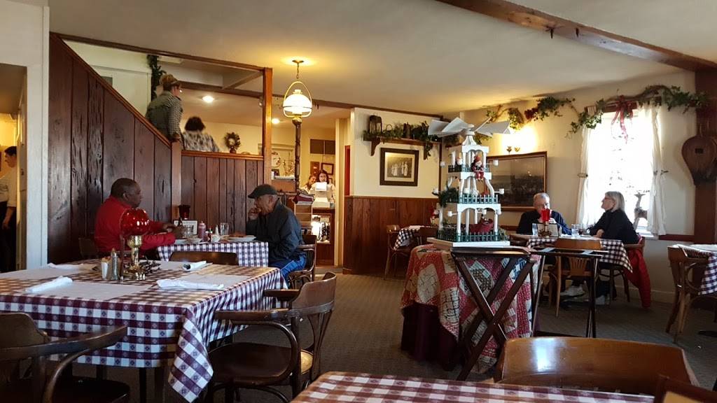 The Ronneburg Restaurant | restaurant | 4408 220th Trail, Amana, IA 52203, USA | 3196223641 OR +1 319-622-3641