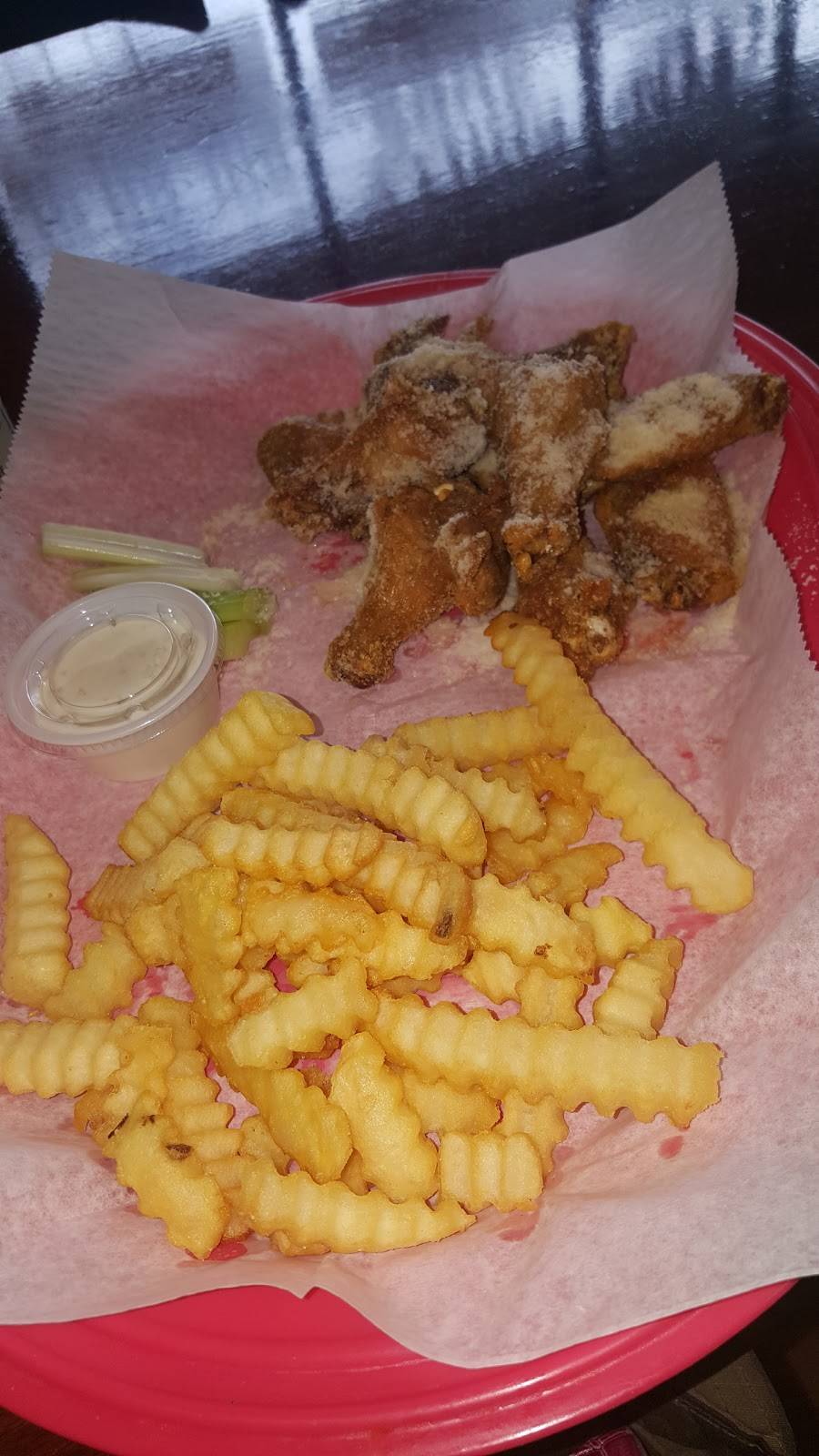 The green lounge Hot Wings | restaurant | 13175 Jefferson Ave, Newport News, VA 23608, USA | 7578749464 OR +1 757-874-9464