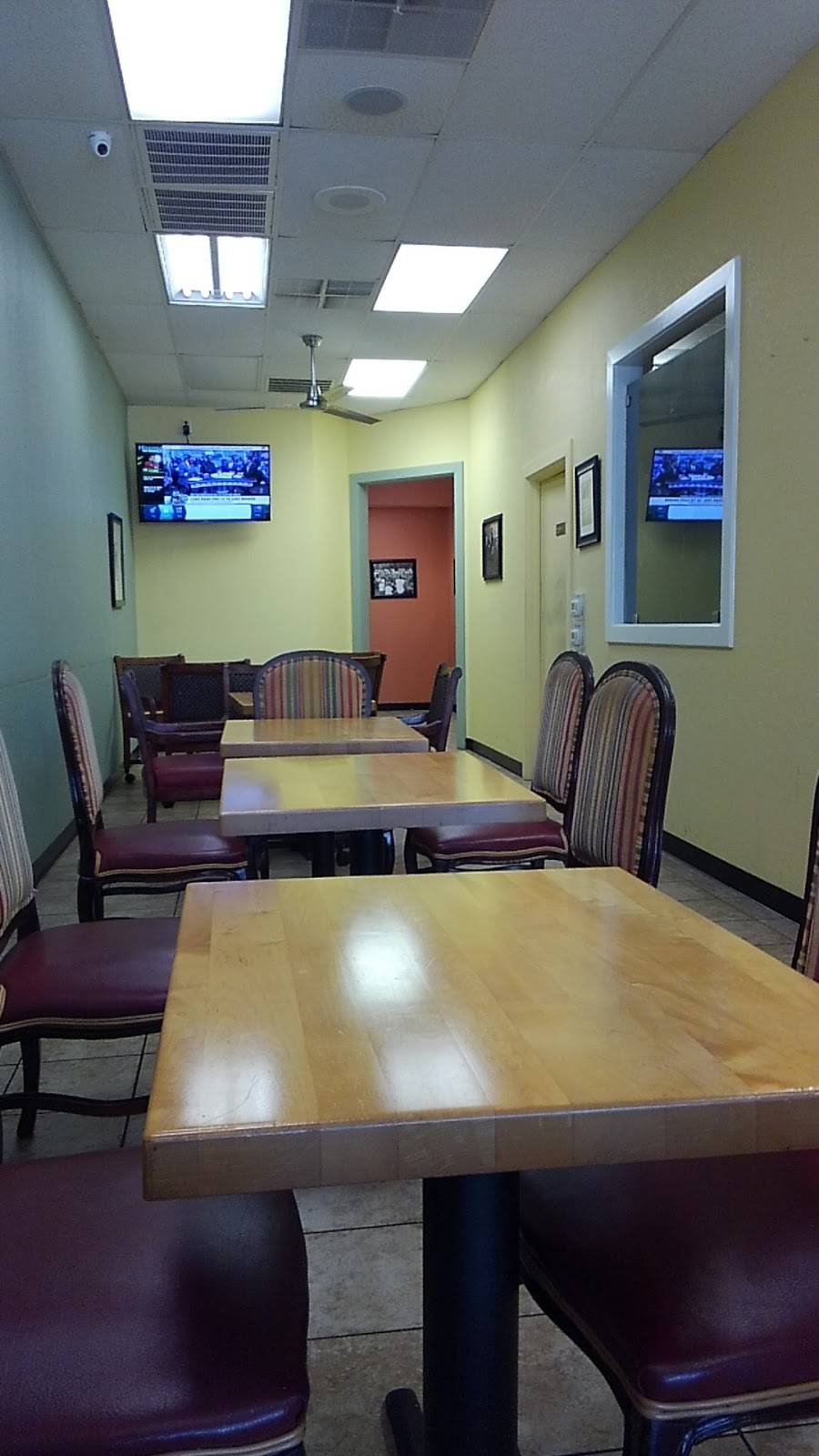 Chucks Famous Chicken and Seafood | restaurant | 2040 Coliseum Dr Ste 14, Hampton, VA 23666, USA | 7577887096 OR +1 757-788-7096