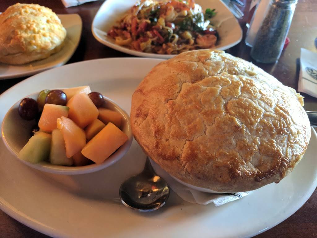 Claim Jumper Restaurants | restaurant | 25740 The Old Rd, Valencia, CA 91381, USA | 6612542628 OR +1 661-254-2628