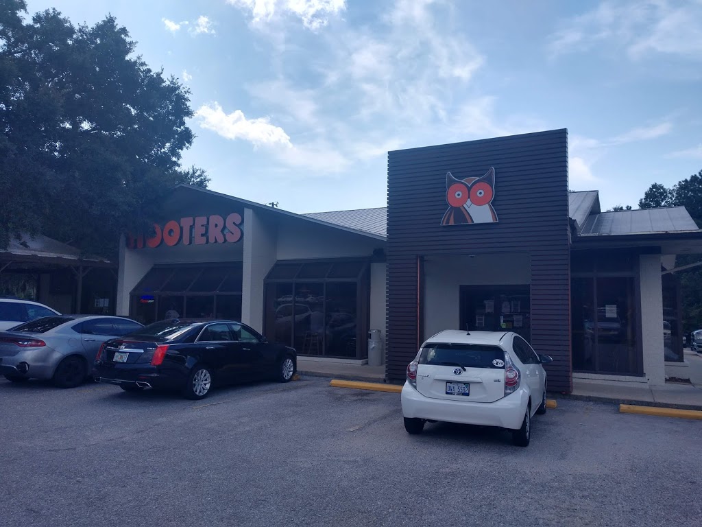 Hooters | restaurant | 28975 US-98, Daphne, AL 36526, USA | 2516253910 OR +1 251-625-3910