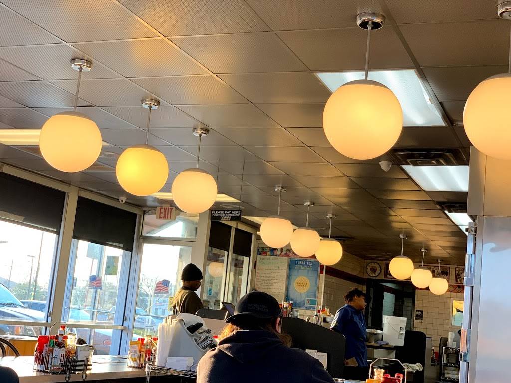 Waffle House | meal takeaway | 4912 N Springboro Pike, Moraine, OH 45439, USA | 9372949709 OR +1 937-294-9709