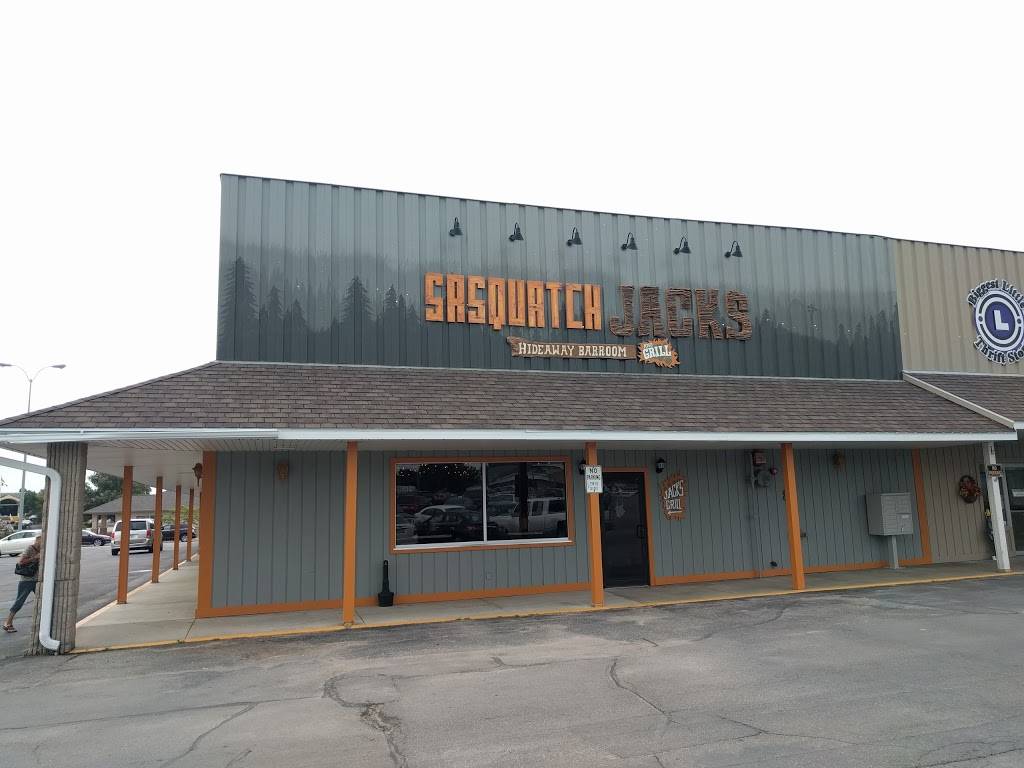 Sasquatch Jacks Hideaway Barroom & Grill | restaurant | 118 10th St SW, Waverly, IA 50677, USA | 3195592444 OR +1 319-559-2444