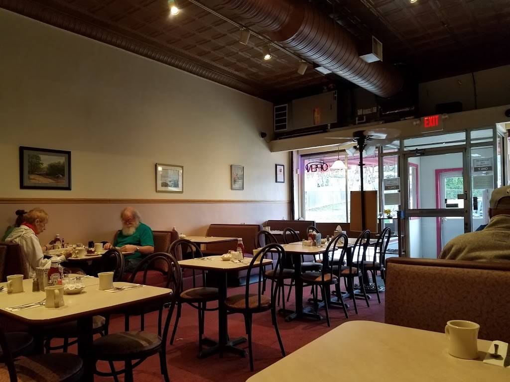 Julians | restaurant | 314 Pioneer St, Akron, OH 44305, USA | 3307980043 OR +1 330-798-0043