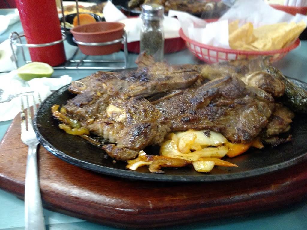 Taqueria el Tapatio | restaurant | 509 N Danville St, Willis, TX 77378, USA | 9368566202 OR +1 936-856-6202