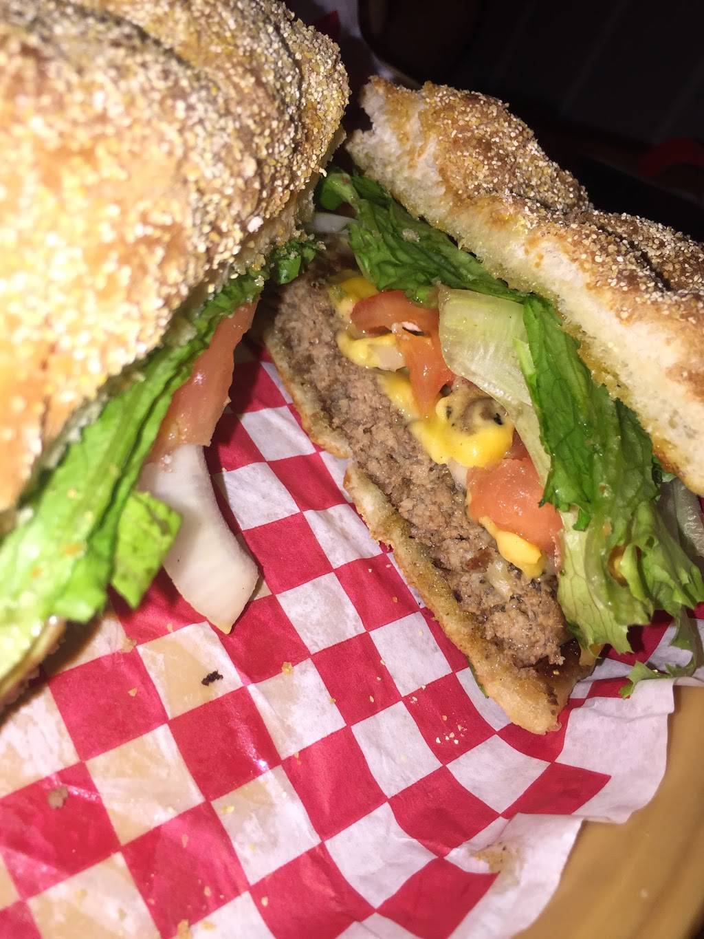 Sidelines Sports Bar & Grill | restaurant | 4451 Veronica S Shoemaker Blvd, Fort Myers, FL 33916, USA | 2399393003 OR +1 239-939-3003