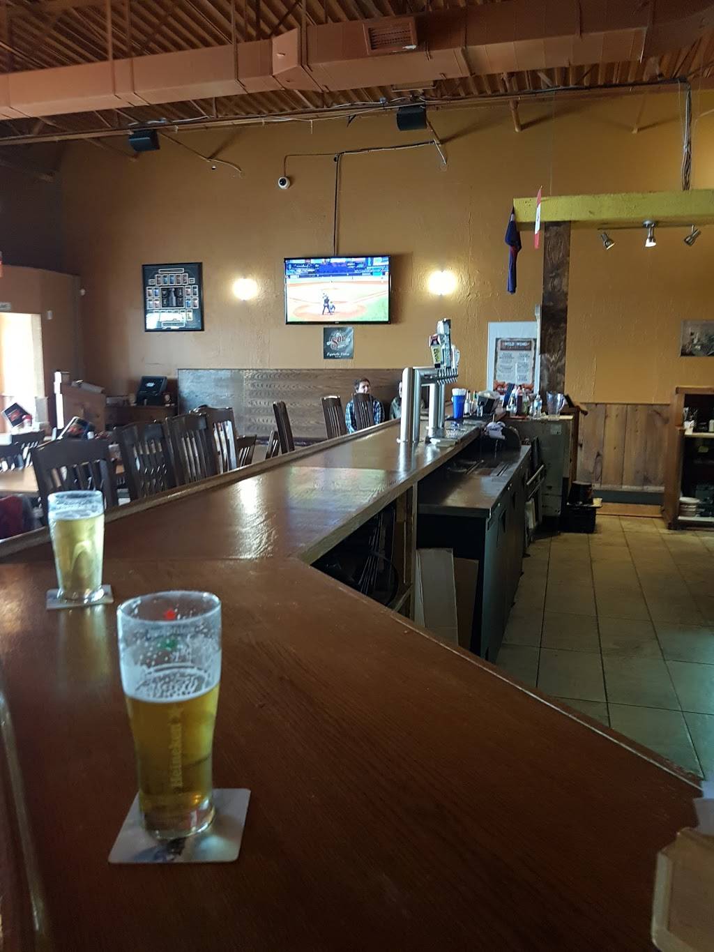 Wild Wing | restaurant | 1070 Innisfil Beach Rd #2, Innisfil, ON L9S 4T9, Canada | 7054318325 OR +1 705-431-8325