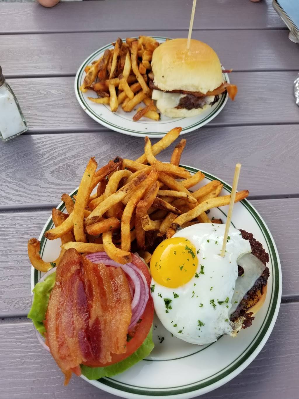 Grind Burger Kitchen | restaurant | 829 E Market St, Louisville, KY 40206, USA | 5022130277 OR +1 502-213-0277