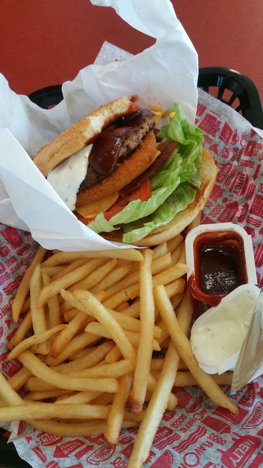 Jack in the Box | restaurant | 1050 W E El Norte Pkwy, Escondido, CA 92026, USA | 7602332070 OR +1 760-233-2070