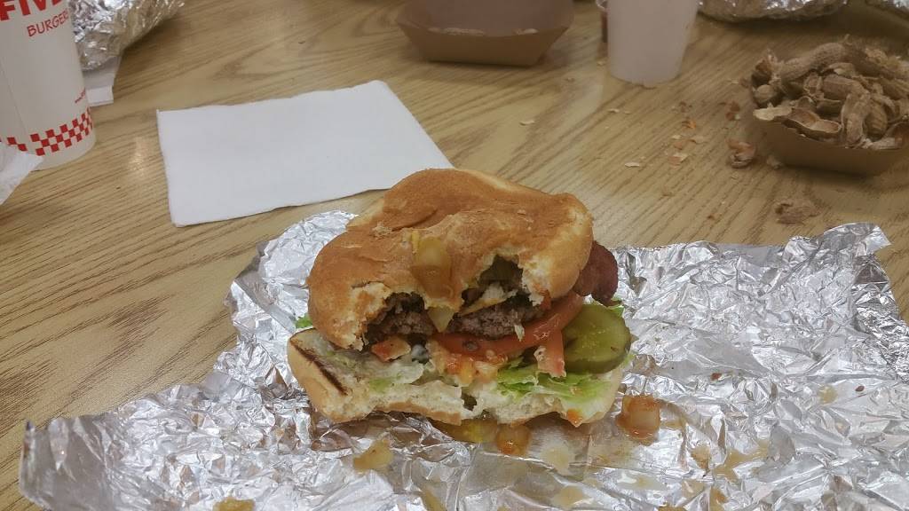 Five Guys | meal takeaway | 1928 S Commons, Federal Way, WA 98003, USA | 2538391425 OR +1 253-839-1425