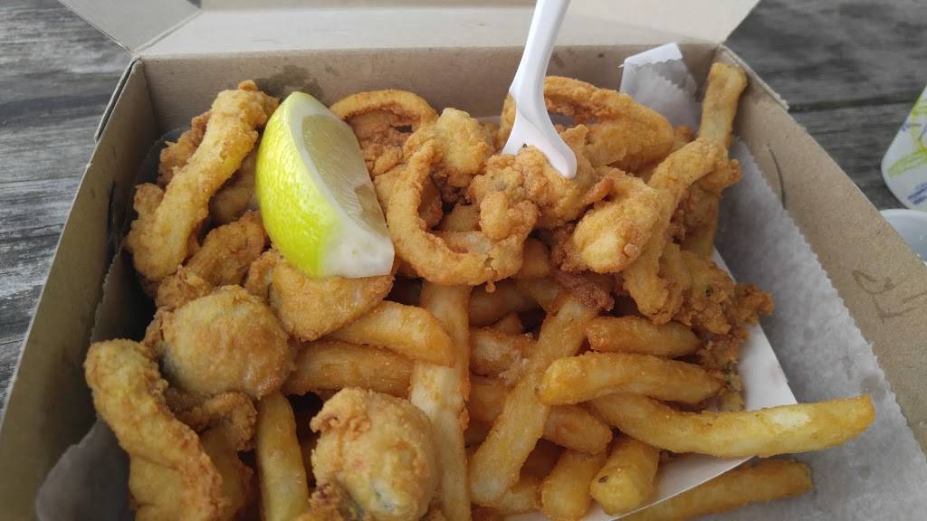 Sandbar | restaurant | 31 Kimberly Ave, West Haven, CT 06516, USA | 2039333700 OR +1 203-933-3700